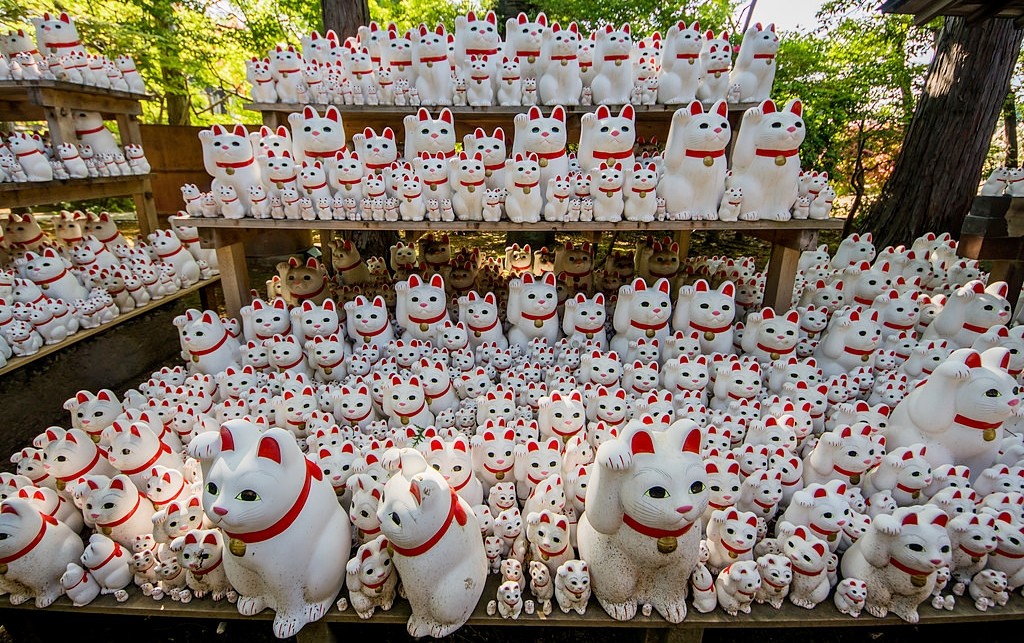 Unseen in Tokyo : Horde of lucky cats in Gotokuji